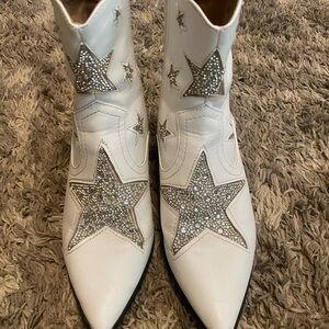 White Star-Embellished Women's Boots